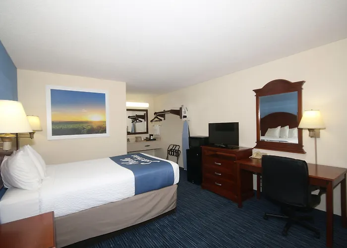 Days By Wyndham Salem North 2*